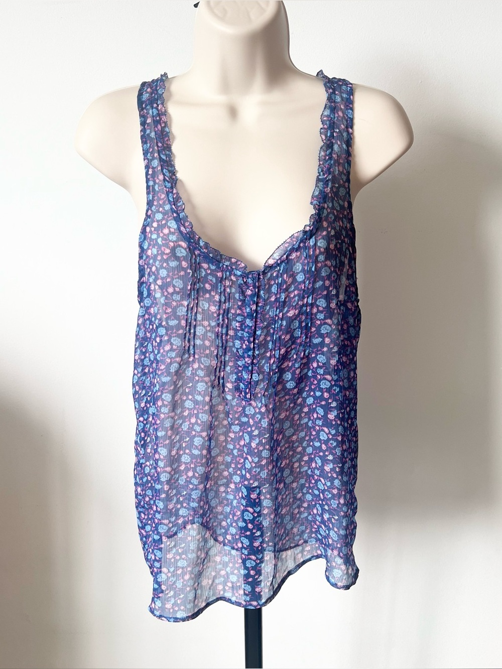 American Eagle Outfitters Women's Sheer Purple Floral Sleeveless Blouse Size 4
